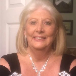 Meet your Posher, Priscilla